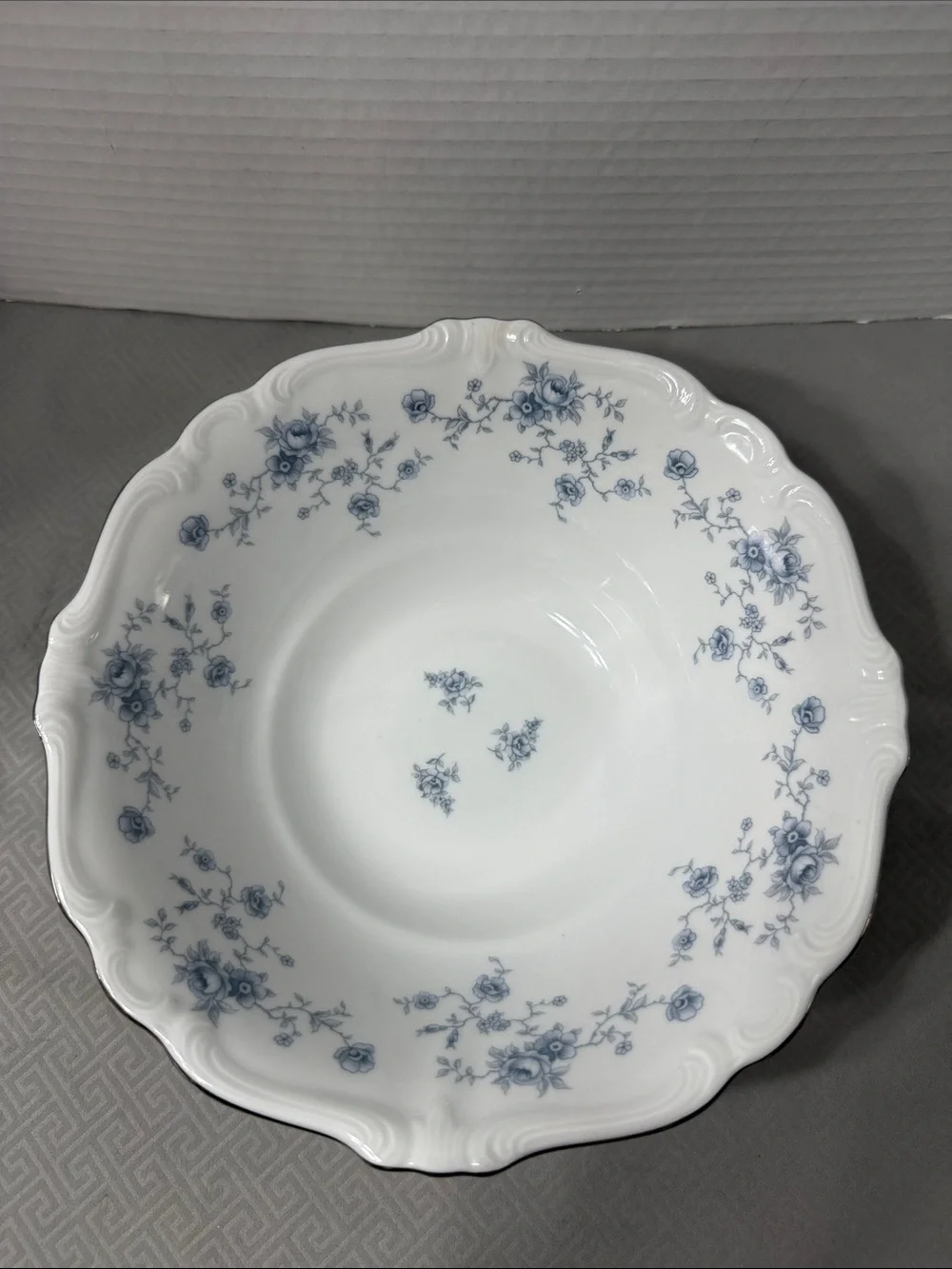 Vintage Johann Haviland Blue Garland Porcelain Round Vegetable Bowl Germany 8.5”